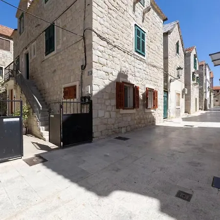 Old Town Patio * Split