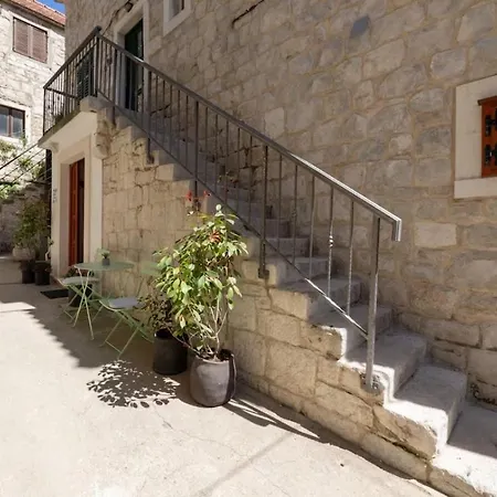Old Town Patio Apartment
